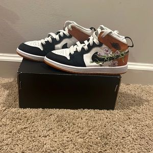 Jordan 1 mid size 13C